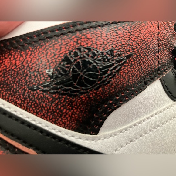 Nike Air Jordan 1 “Wear-Away Shoes” - Gorgeous Sneakers! - Picture 8 of 13